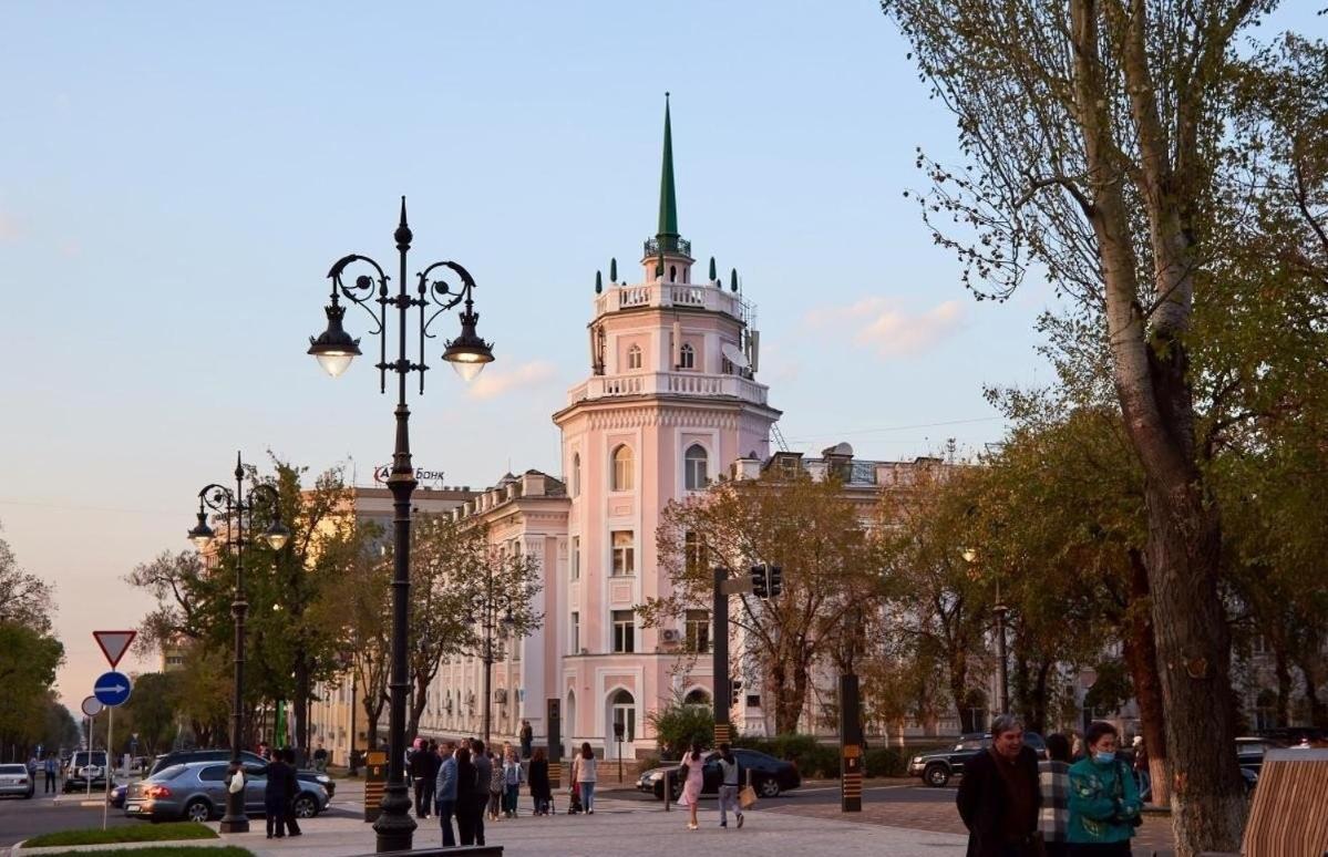 Nadezhda Apartments On Kabanbay Batyr 122 Almaty Exterior foto